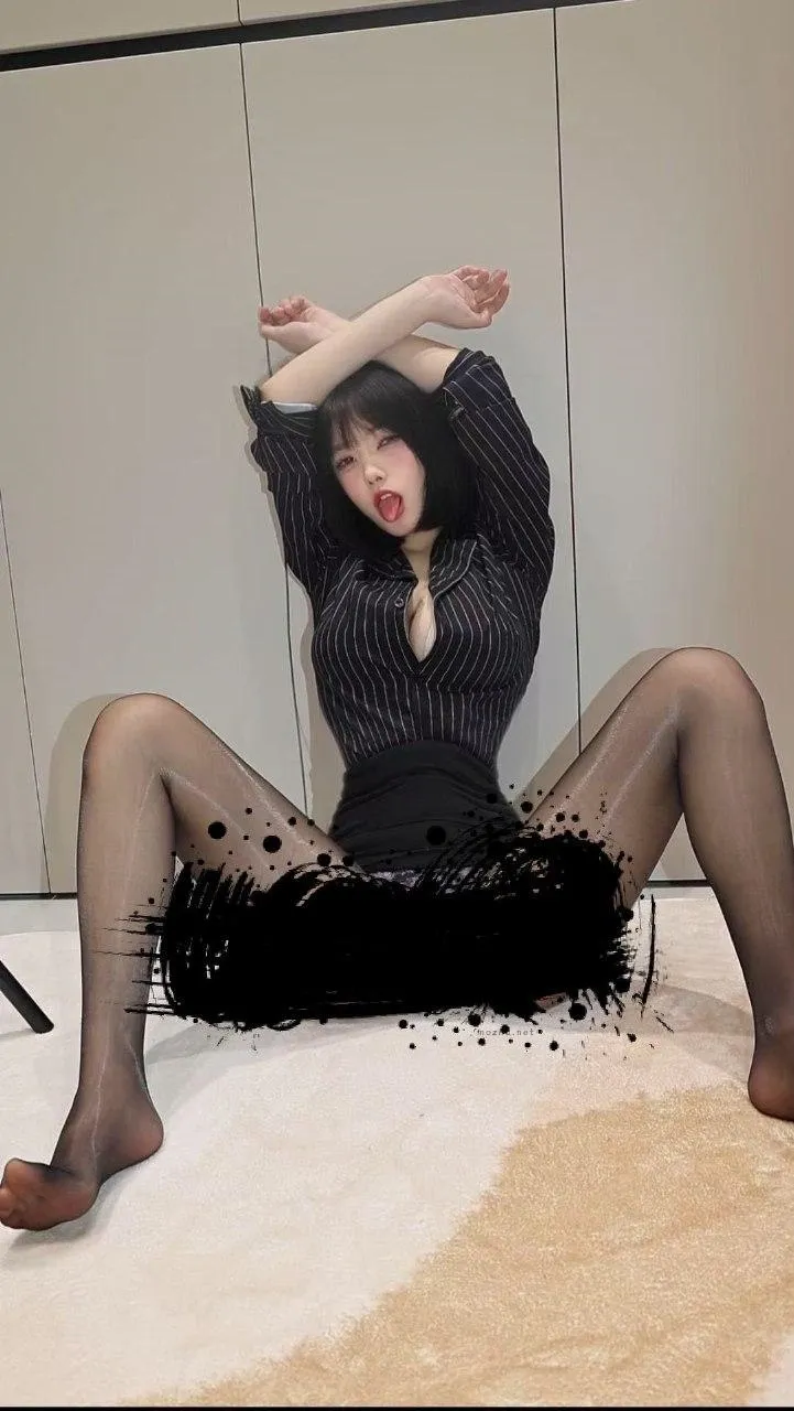 琳铛 – 黑丝法力无边【26P】